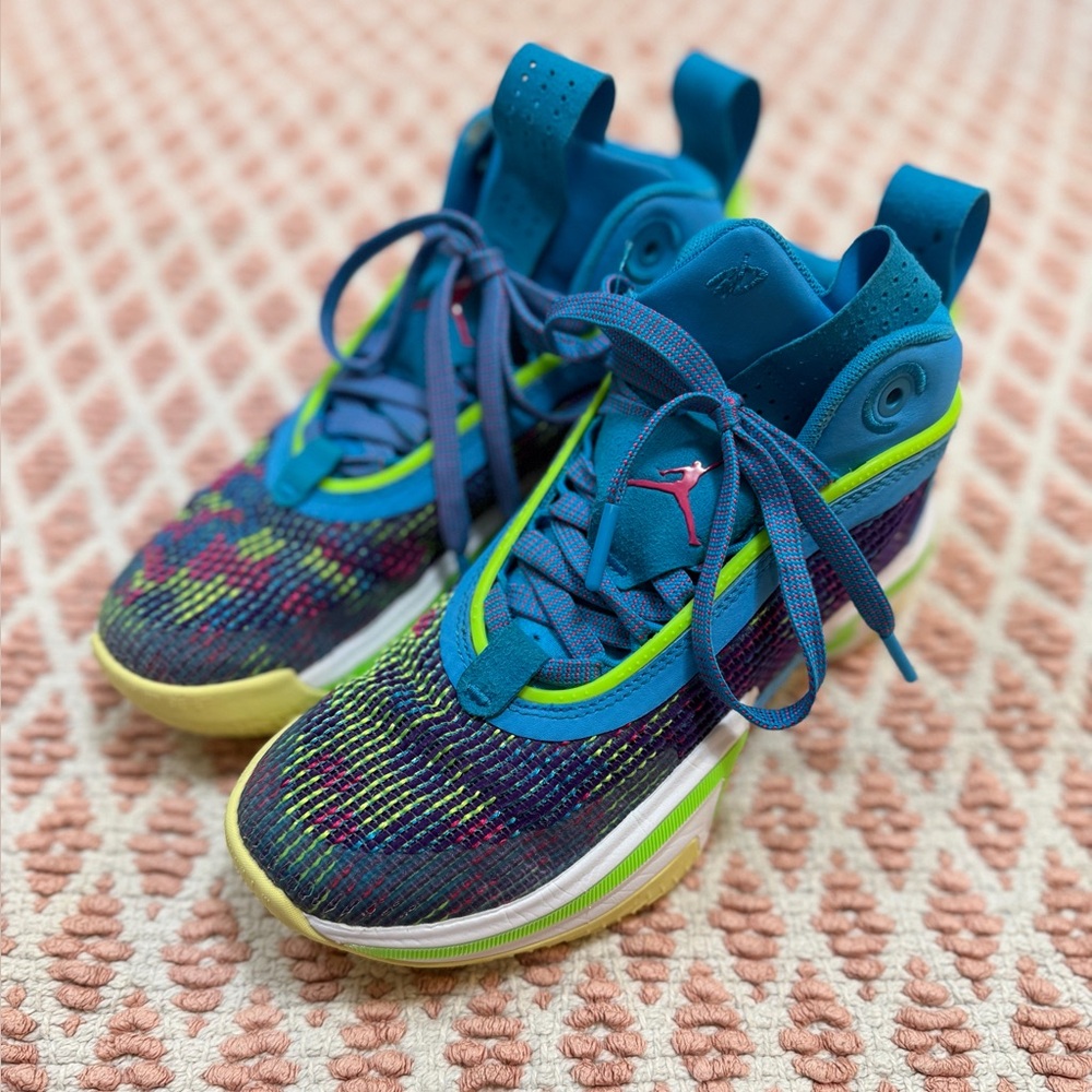 Air Jordan Basketball Shoes - Dynamic Luka Doncic, Unisex Big Kid Size 4.5